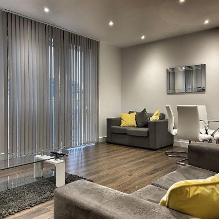 Amazing & Spacious 2 Bed 2 Bath Luxury Apartment With Balcony Free Wifi Sleeps 6 Bushey Eksteriør bilde